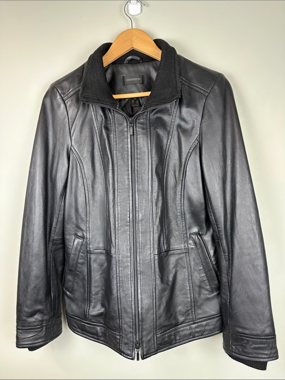 Danier Leather hooded insulated jacket coat faux fur fall spring zip up women’s - Picture 4 of 15